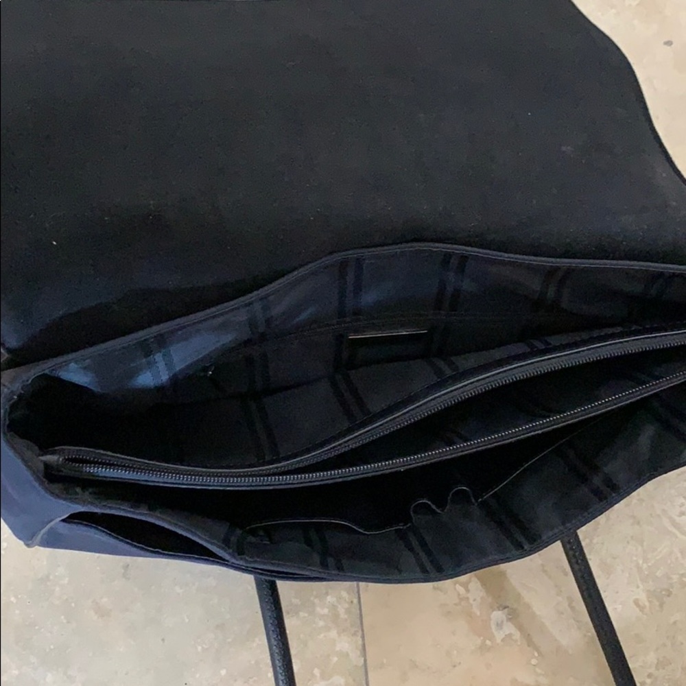 TUMI BLACK TOTE - Picture 5 of 6